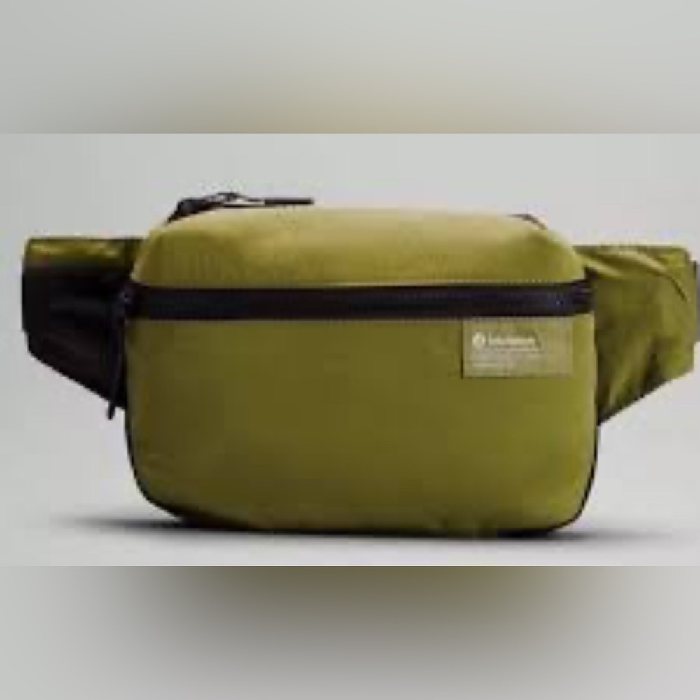 NWOT BRAND NEW lululemon clean lines belt bag - Picture 1 of 5